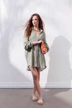 Görseli Galeri görüntüleyiciye yükleyin, Say Stay Cool Shirt Mint Green