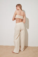 Görseli Galeri görüntüleyiciye yükleyin, Say Golden Glow Top &amp; Pant
