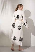 Görseli Galeri görüntüleyiciye yükleyin, Say Leaf Caftan Black
