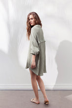 Görseli Galeri görüntüleyiciye yükleyin, Say Stay Cool Shirt Mint Green
